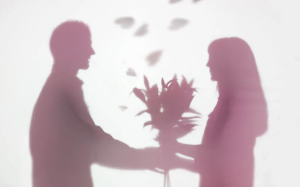 河岸邊，水云處，一生摯愛(ài)，城熟可期！